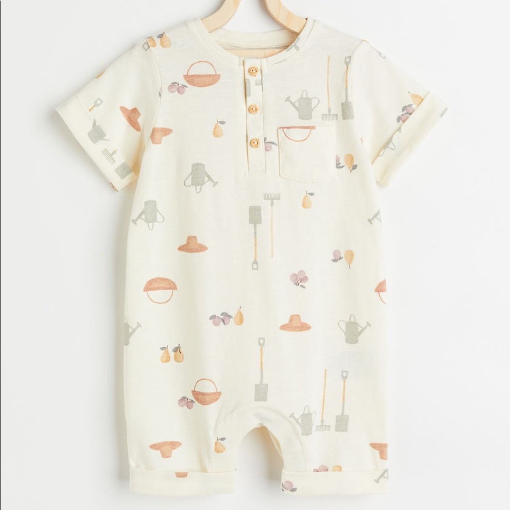 NWT H&M Gender Neutral Baby Romper // Size 4-6 Months (6M)
